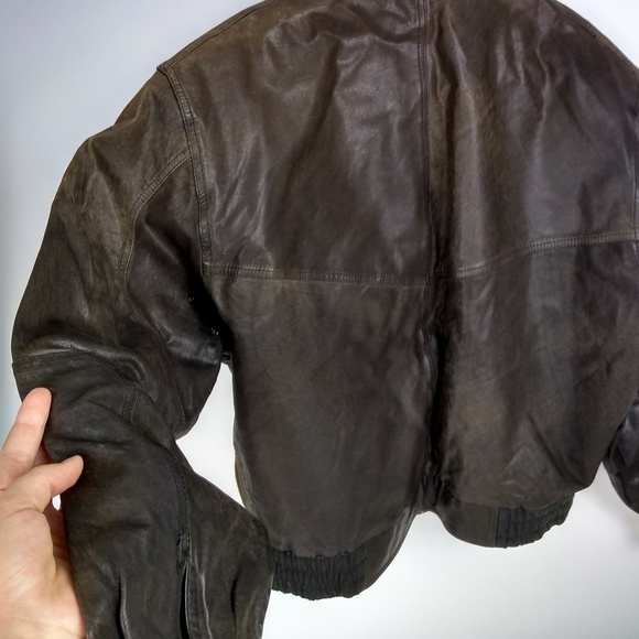 🌿VINTAGE LEATHER JACKET🌿 - Picture 2 of 8